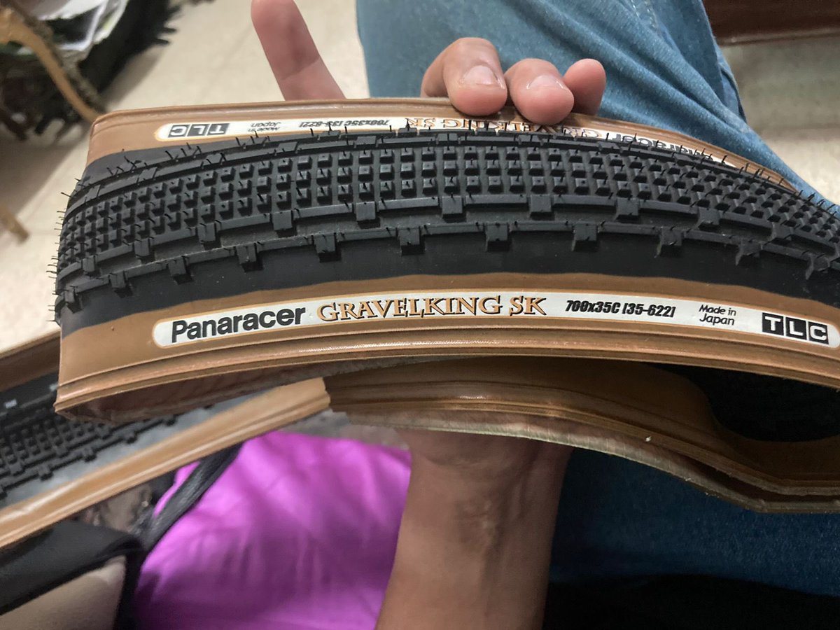 #fnfjb
Panaracer Gravelking SK Gumwall
700x35c
New
Sepasang 1.200.00 (nego)