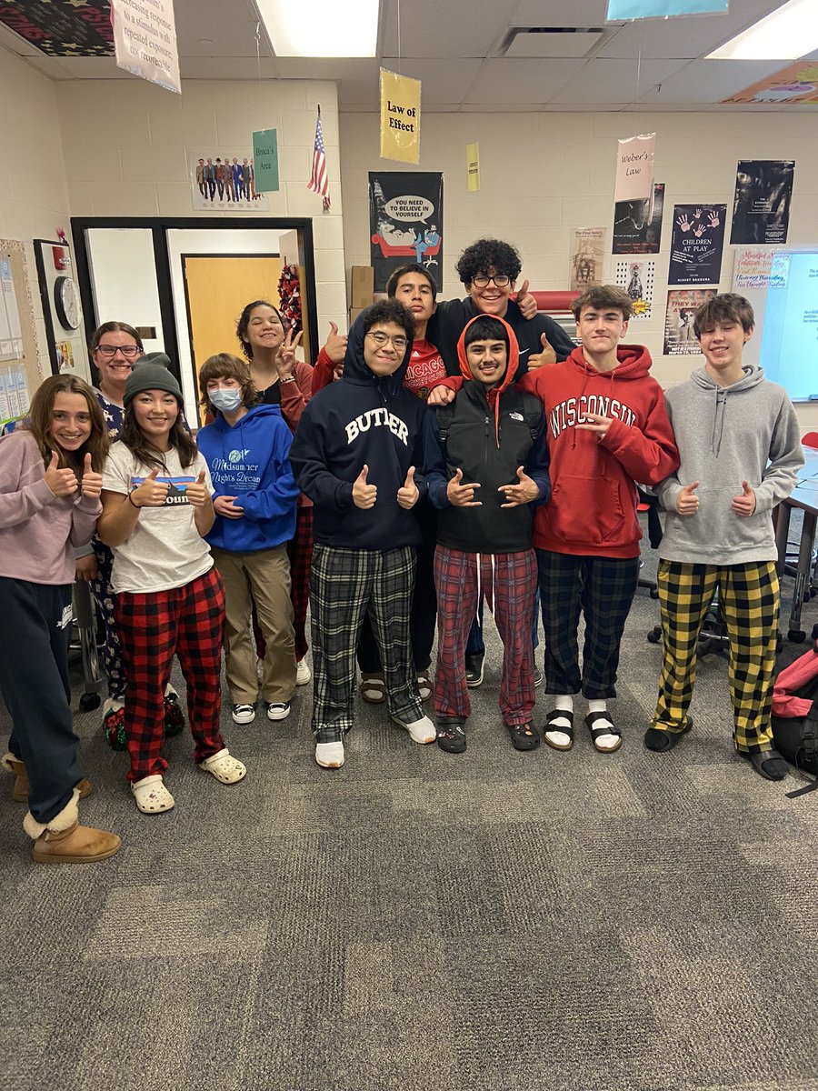 erin_notriano's tweet photo. AP Psych and PJs are such a great combo! Thanks for coming to study night 🤓🧠 #yougotthis #snacks #moresnacks #wewerefirst😂#partyrockininthehouse2nite https://t.co/3IpSxIOeYs