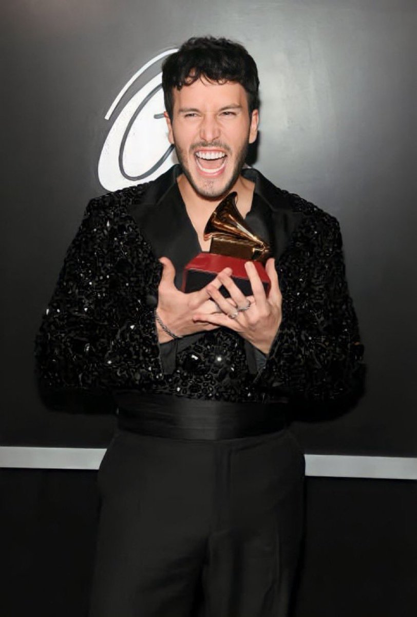 2022 
EL SUEÑO SE LOGRÓ 😭❤️ #LatinGRAMMY