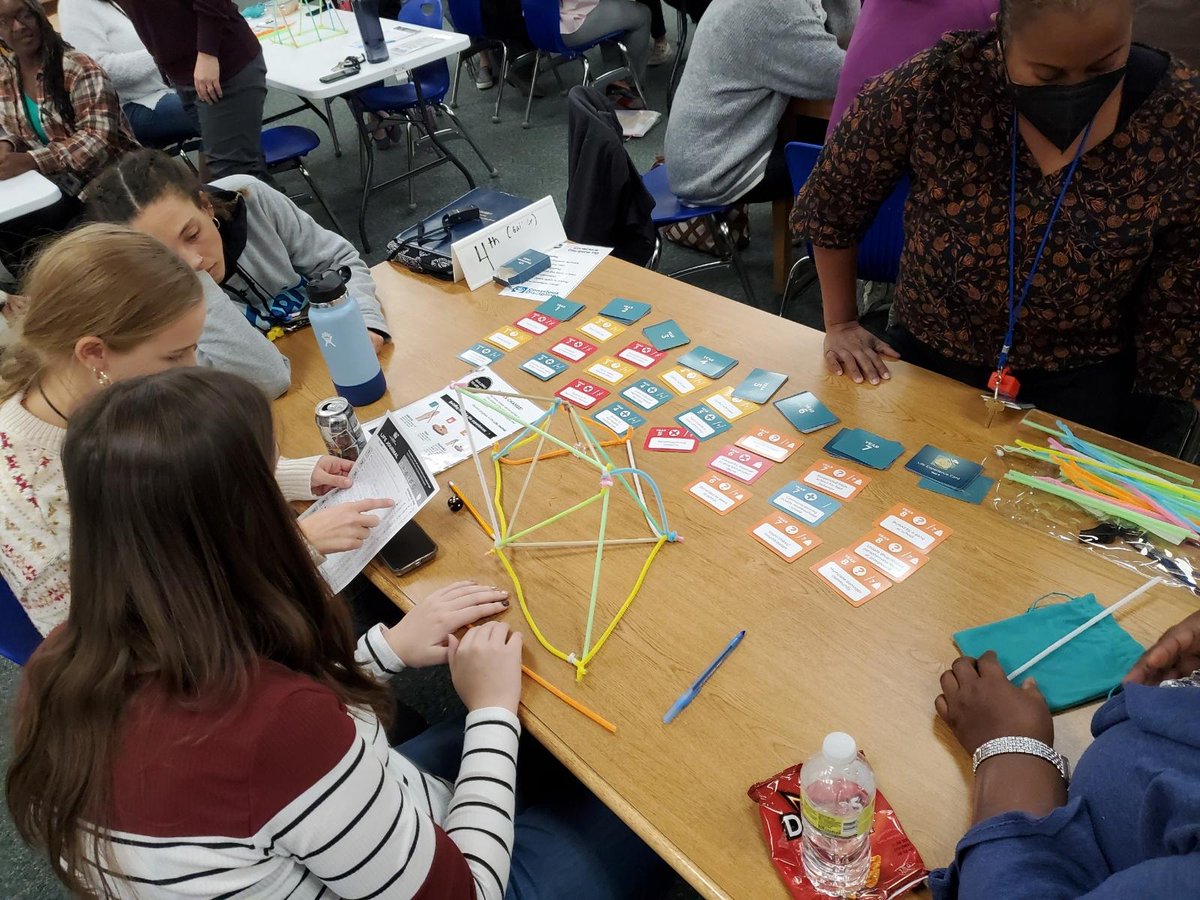 VanBokESAACPS's tweet image. Playing the #BrainArchitecture game to learn more about how the brain develops given supports and stressors. #AACPSAwesome #MeadeStrong #VBES
