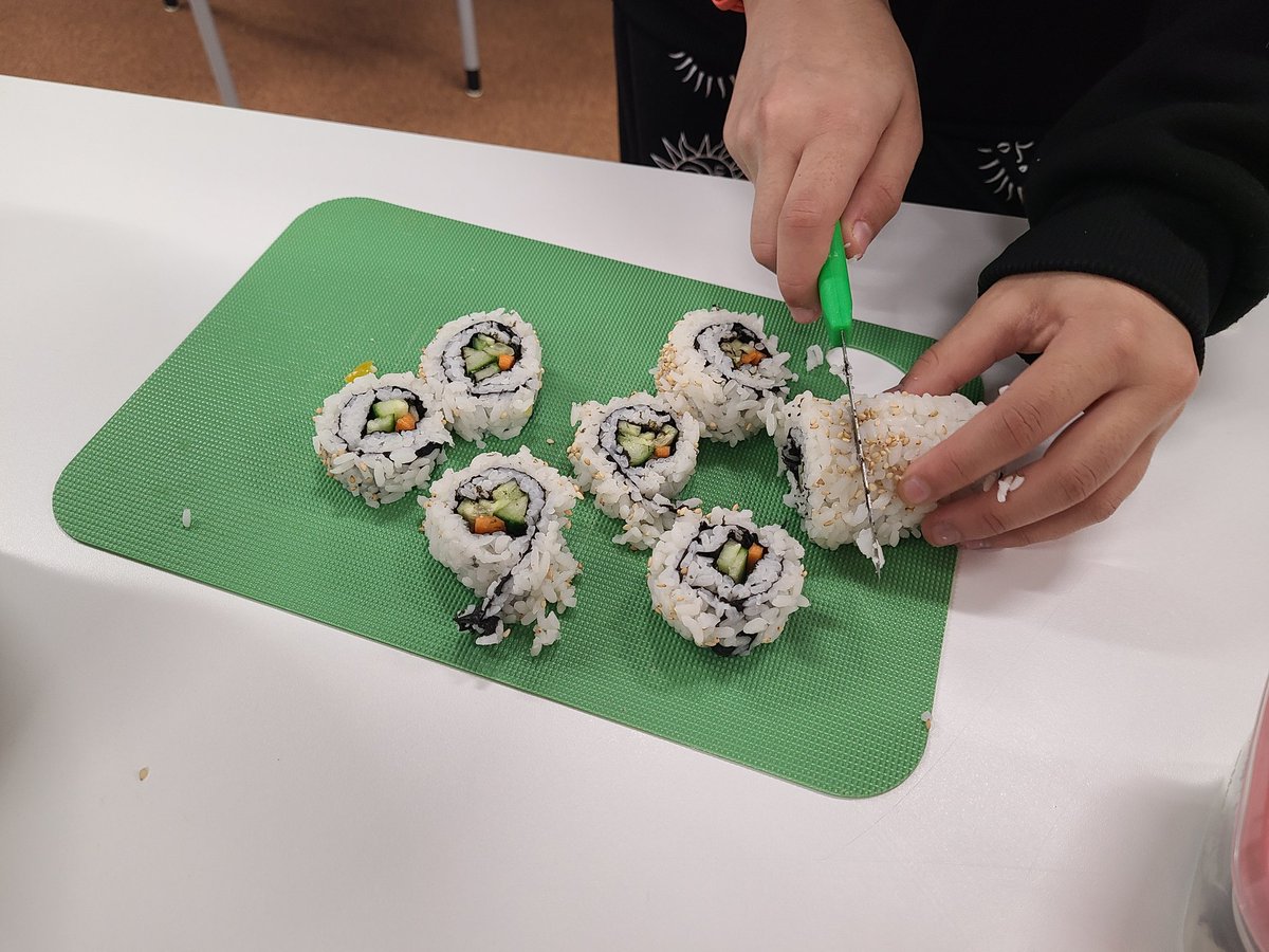 <a href="/DesmondHDSB/">Viola Desmond Public School</a> cooking club had lots of fun this week making &amp; eating maki rolls <a href="/MadameArsicot/">Helen Arsicot she/her</a> <a href="/belfordl/">Lori Belford</a>
