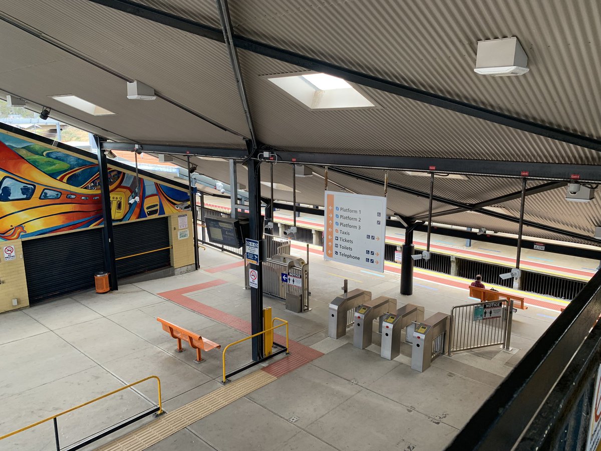 AussieWirraway's tweet photo. There’s still so many different eras of branding here it’s frankly a museum
At least three separate types of train mode indicator here how do you even manage it https://t.co/UWbiPUNz5p