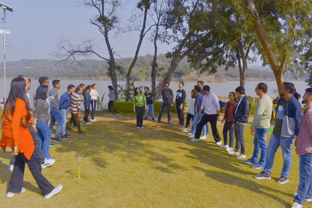 ManjulaSularia's tweet photo. Another day out along with a Tribe of Technology Enthusiasts exploring some Bigger Realities in the Real Luxuries of Life... 
हवा धूप और पानी... 
#outboundlearningprogram #learningwithfun #natureconnect https://t.co/O7D5sZwGEY