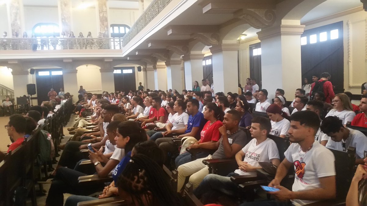 Yasmany04454856's tweet photo. Muchas Felicidades para todos nuestros Estudiantes con la premisa siempre de continuar siendo los primeros en el estudio, ante el trabajo y la defensa de la Patria. 
#UjcHabana #CubaViveEnSusJovenes #60UJC  #CubaEsAmor #FEEMHabana #52FEEM #RumboAl100FEU  #PorMasVictorias 🇨🇺🇨🇺🇨🇺 https://t.co/ygsH7mosUu