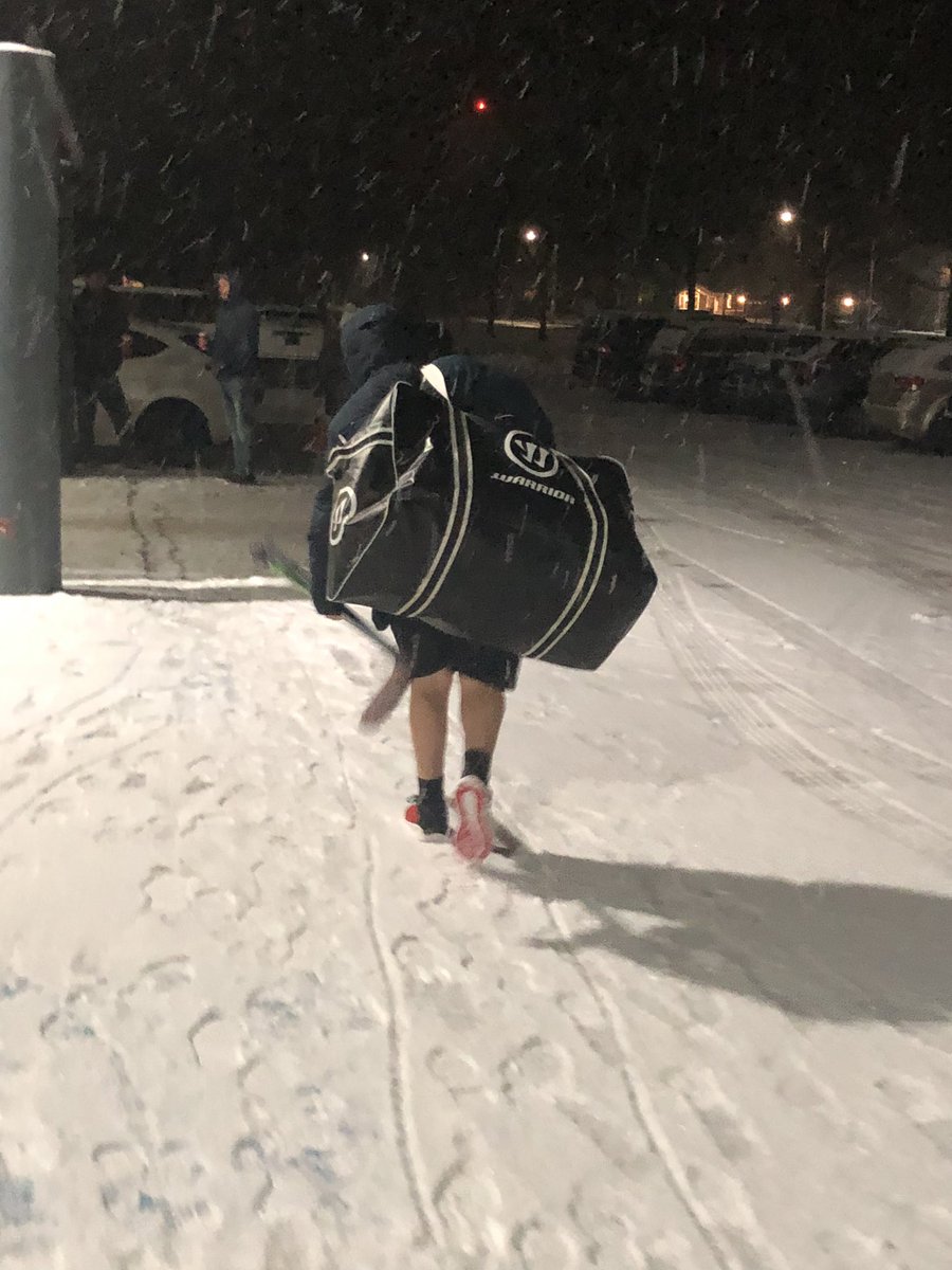 Kaye74's tweet photo. From volleyball to hockey..ending with a goal from the blue line! #myfavouriteplayer #luckyshorts #proudmama #GoTwisters https://t.co/i78CBcgR74