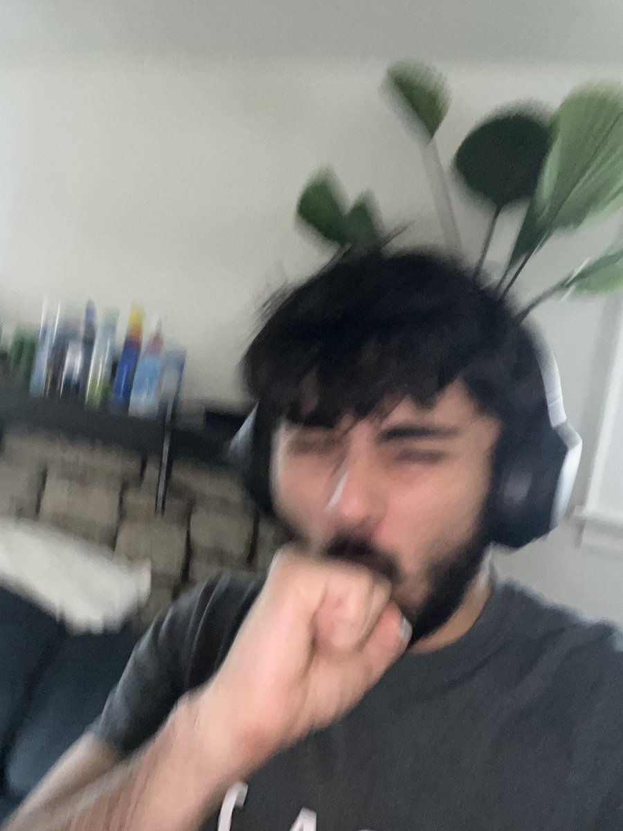 syferethan's tweet photo. Noooo twitter don’t die your so sexy :’( https://t.co/3FHPieRwzI