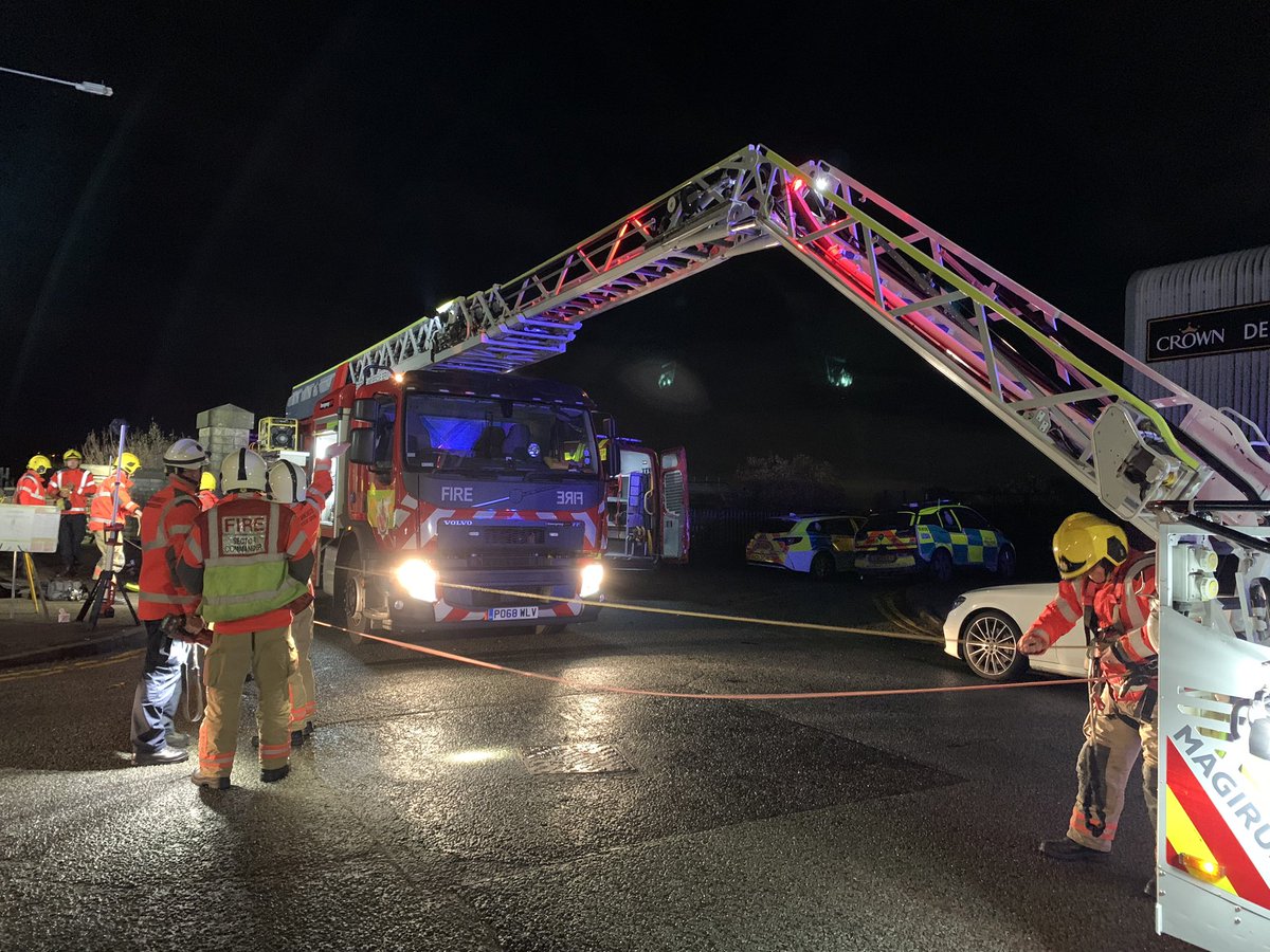 CarlEHaslam's tweet photo. Good joint working with @TRU_Manchester and Crews from @FireBolton and Stretford using the #TurntableLadder to rescue a female who had fallen vertically 25ft onto a railway siding. #FDS https://t.co/1H7vDu2v8Y
