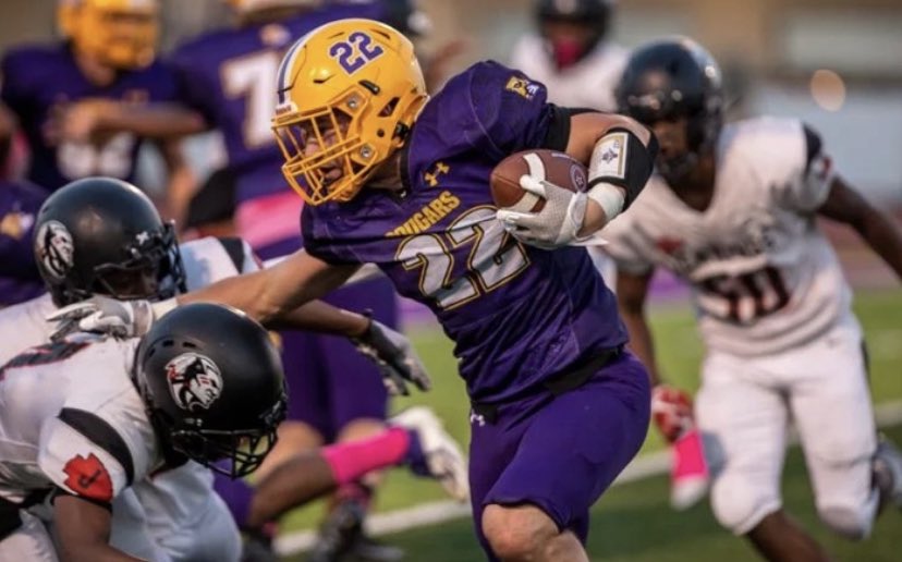AFFTONFB's tweet photo. Congratulations to Senior Andrew Scherer II for earning @MaxPreps Defensive Player of the Year and 2nd Team Running Back for Suburban Blue Conference @andrewscherer22 #Family https://t.co/khMEpB9YrF