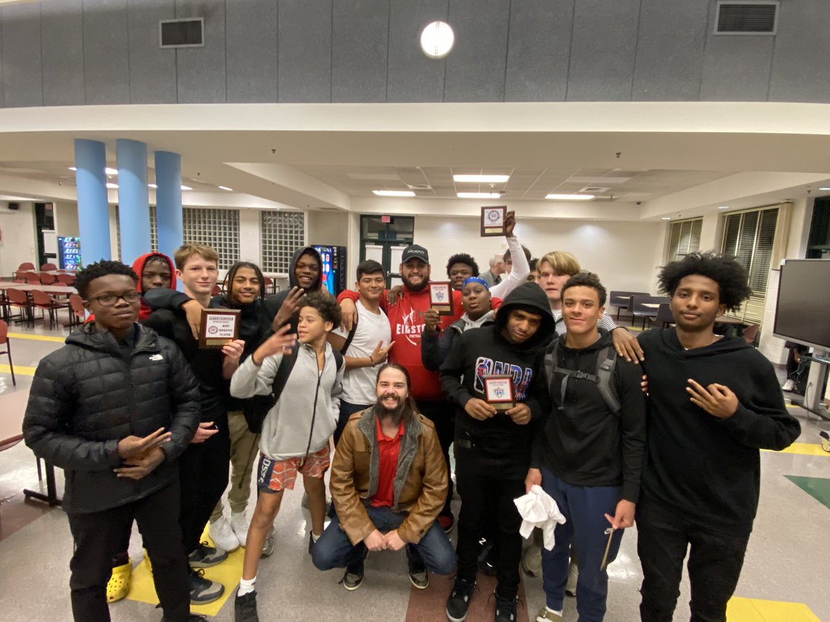 CoachNando76's tweet image. Love my guys! 💙❤️