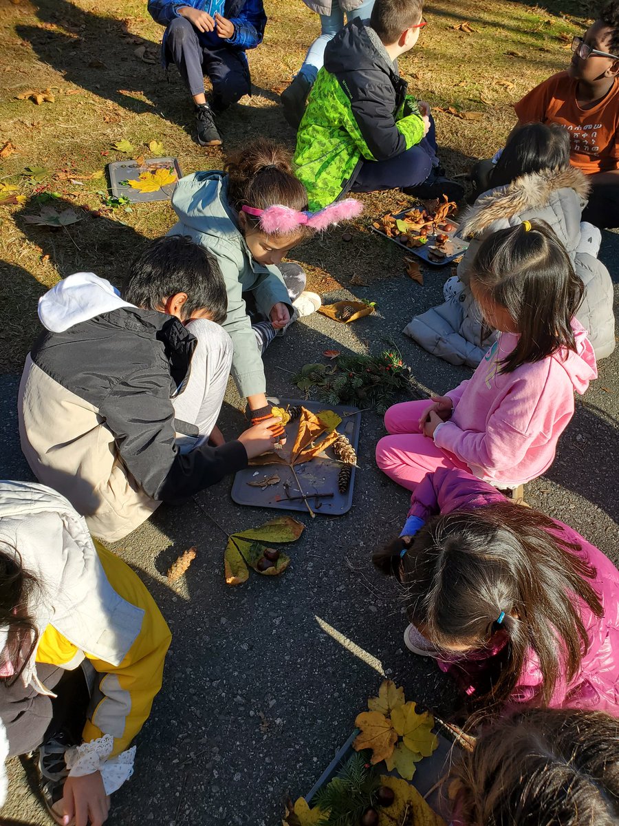 Outdoor Learning is fun especially when it is with our little buddies!
@LKCougars 
@New_Westminster