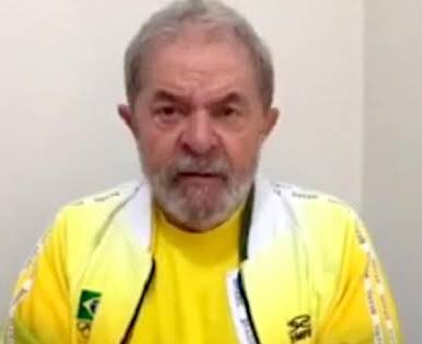 orempll1's tweet photo. @77_frota Deve ser por causa dessa foto, o larápio com a camisa da seleção. #PTNuncaMais https://t.co/4VdXkn6m5S