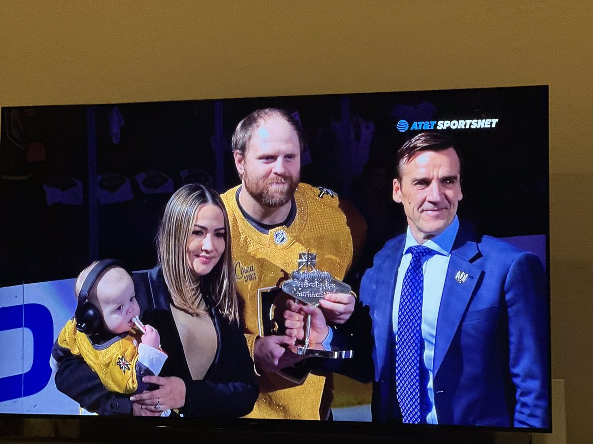 AQ_VGKnight70's tweet photo. Congratulations!! @PhillipKessel @GoldenKnights GoldenKnights #phillipkessel #1000thgame https://t.co/7lpmM6Rt01