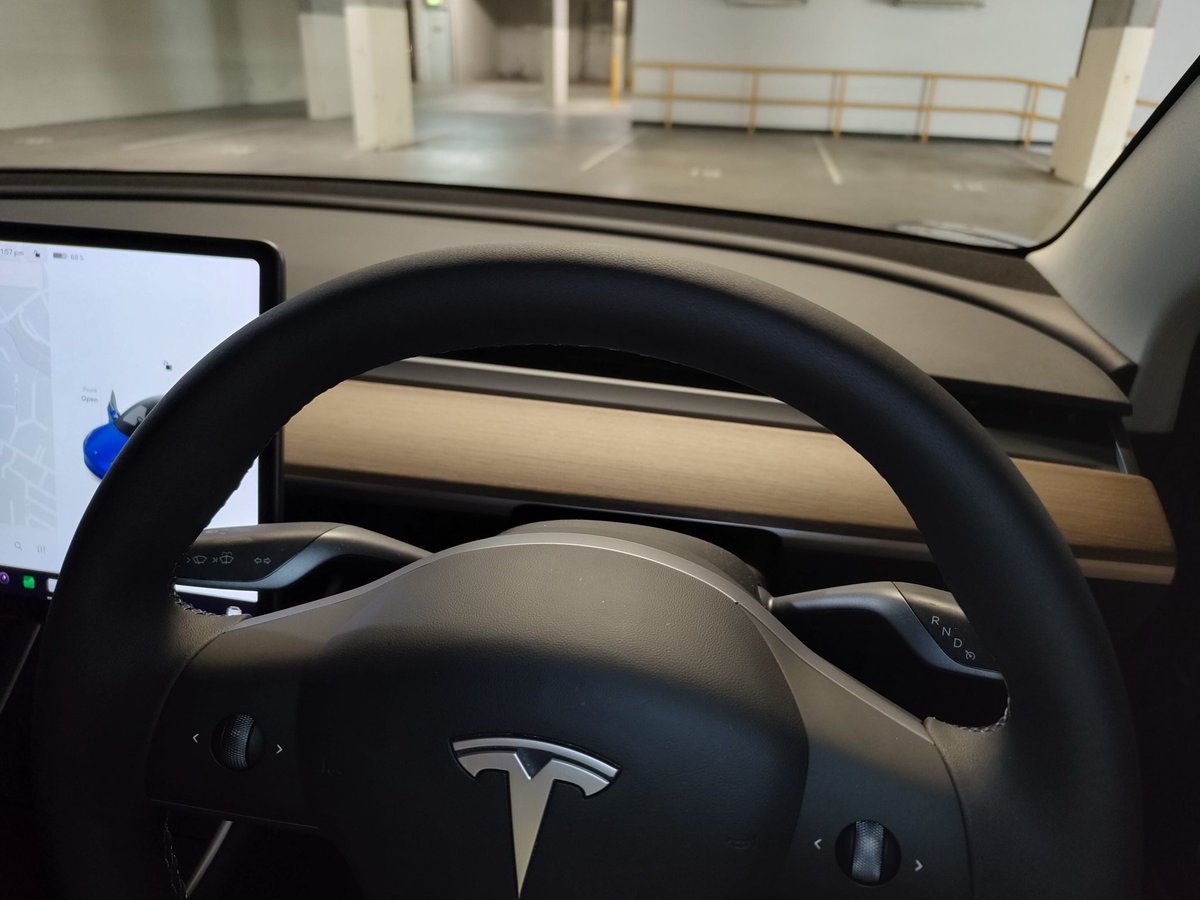 NickSmid's tweet image. 12v battery replacement alert appeared yesterday. Car still drivable but sentry, summon, phone charger all deactivated. Service came to work today to replace battery/steering wheel (had bubbles forming) and fixed rattle (loose retention amplifier). All under warranty 👍#Model3AU