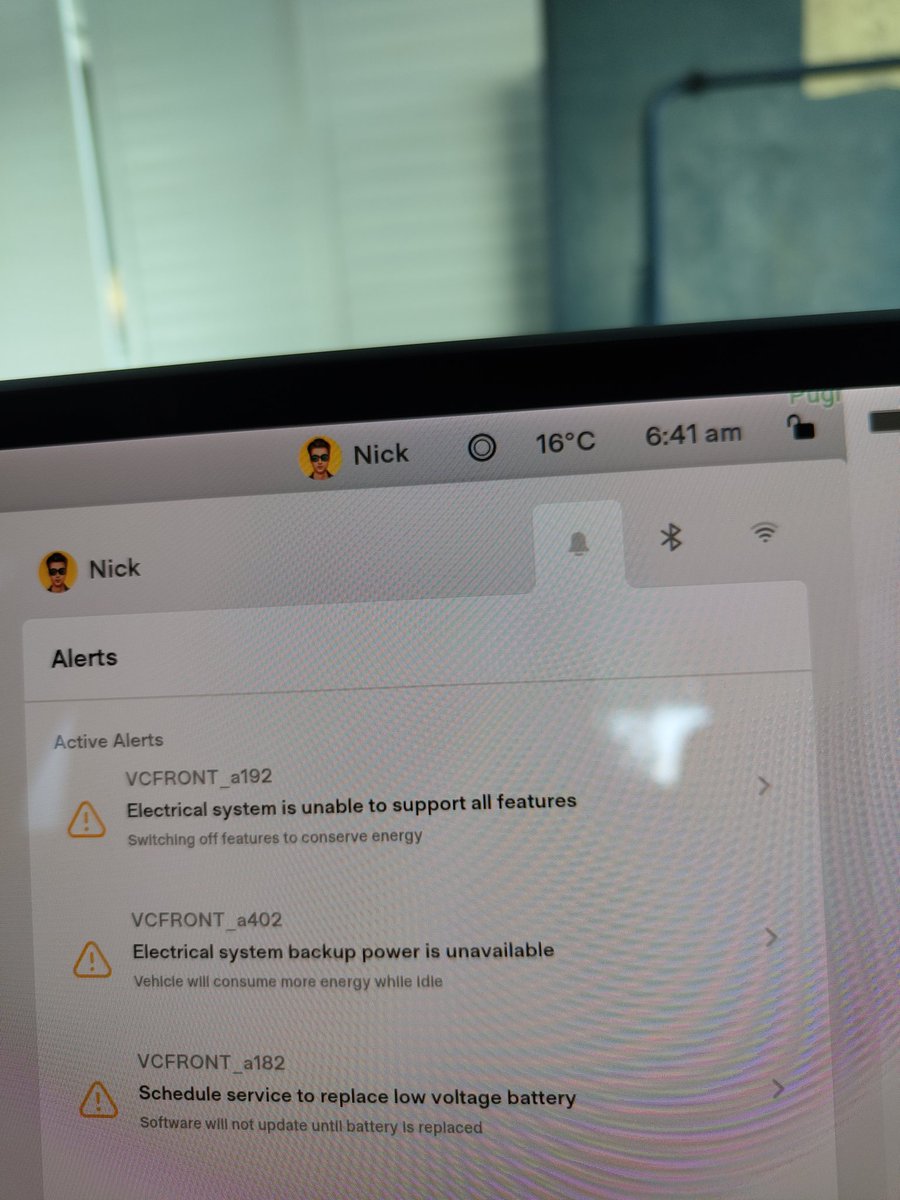 NickSmid's tweet image. 12v battery replacement alert appeared yesterday. Car still drivable but sentry, summon, phone charger all deactivated. Service came to work today to replace battery/steering wheel (had bubbles forming) and fixed rattle (loose retention amplifier). All under warranty 👍#Model3AU