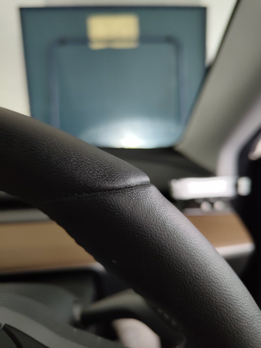 NickSmid's tweet image. 12v battery replacement alert appeared yesterday. Car still drivable but sentry, summon, phone charger all deactivated. Service came to work today to replace battery/steering wheel (had bubbles forming) and fixed rattle (loose retention amplifier). All under warranty 👍#Model3AU