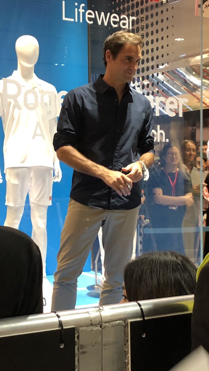 danicara77's tweet photo. Happy #FedererFriday 🤩
Throwback to the rockstar welcome for @rogerfederer at Uniqlo Melbourne 2019 🤩🥰💙
#RForever
#FedererFriday
🎥 Me https://t.co/jfUiy1KeGQ
