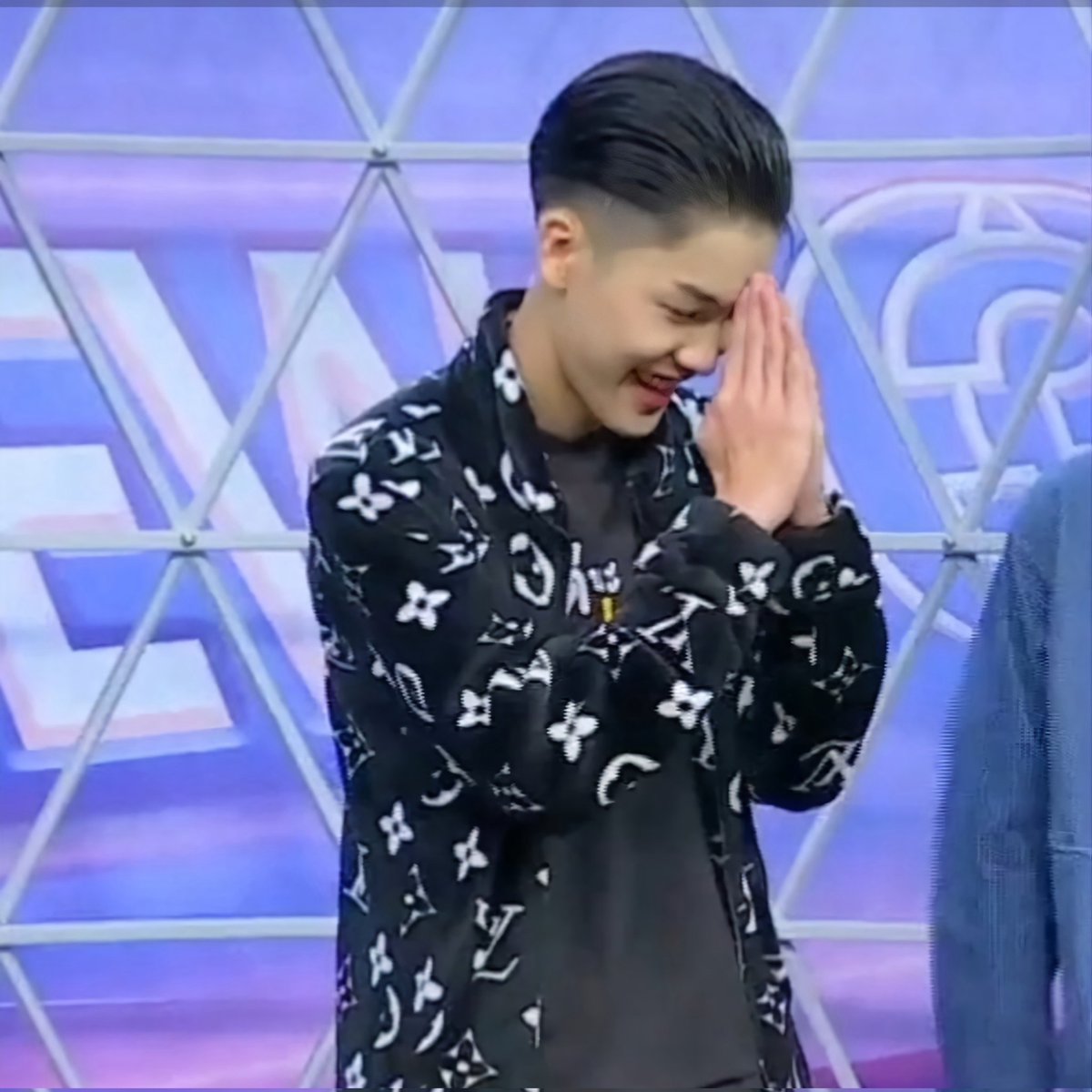 sugad_myg's tweet photo. แค่ถ้าไหว้ก็รู้คาแรคเตอร์55555555

#พี่จะตีนะเนย
#เดินสายพี่จะตีนะเนย https://t.co/uMSemeMslu