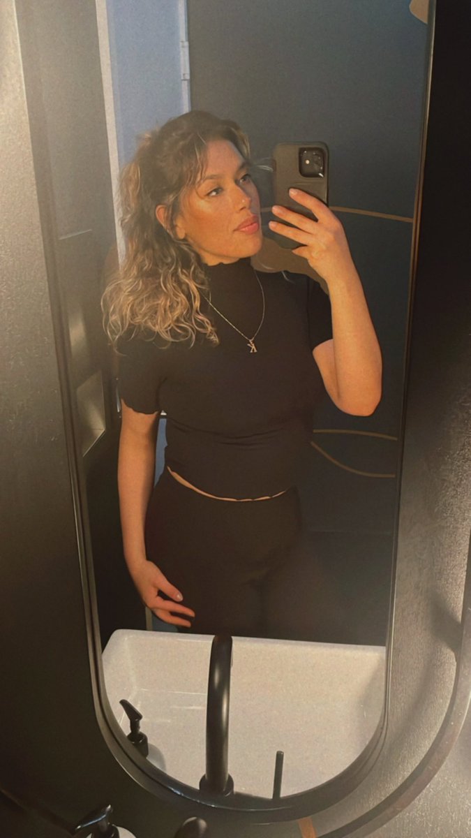 bxblondee's tweet photo. 💜✨ https://t.co/uLnuzhQD5z