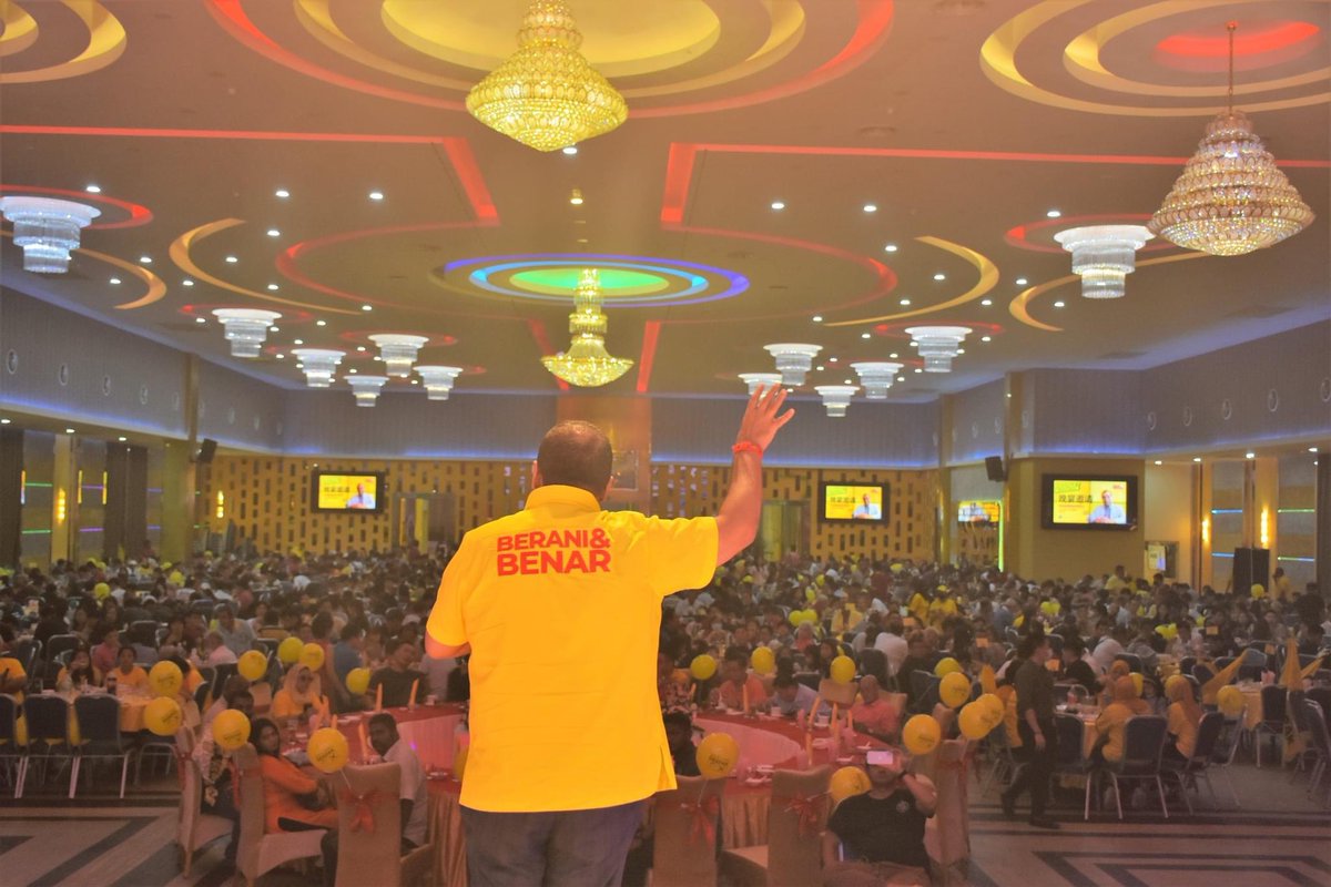 Deepak110372's tweet photo. #Deepak menyifatkan dirinya sebagai “Bapa Klang” yang akan sentiasa menjaga kebajikan rakyat #Klang dengan prinsipnya yang #BeraniDanBenar https://t.co/bVGMjFUP1s