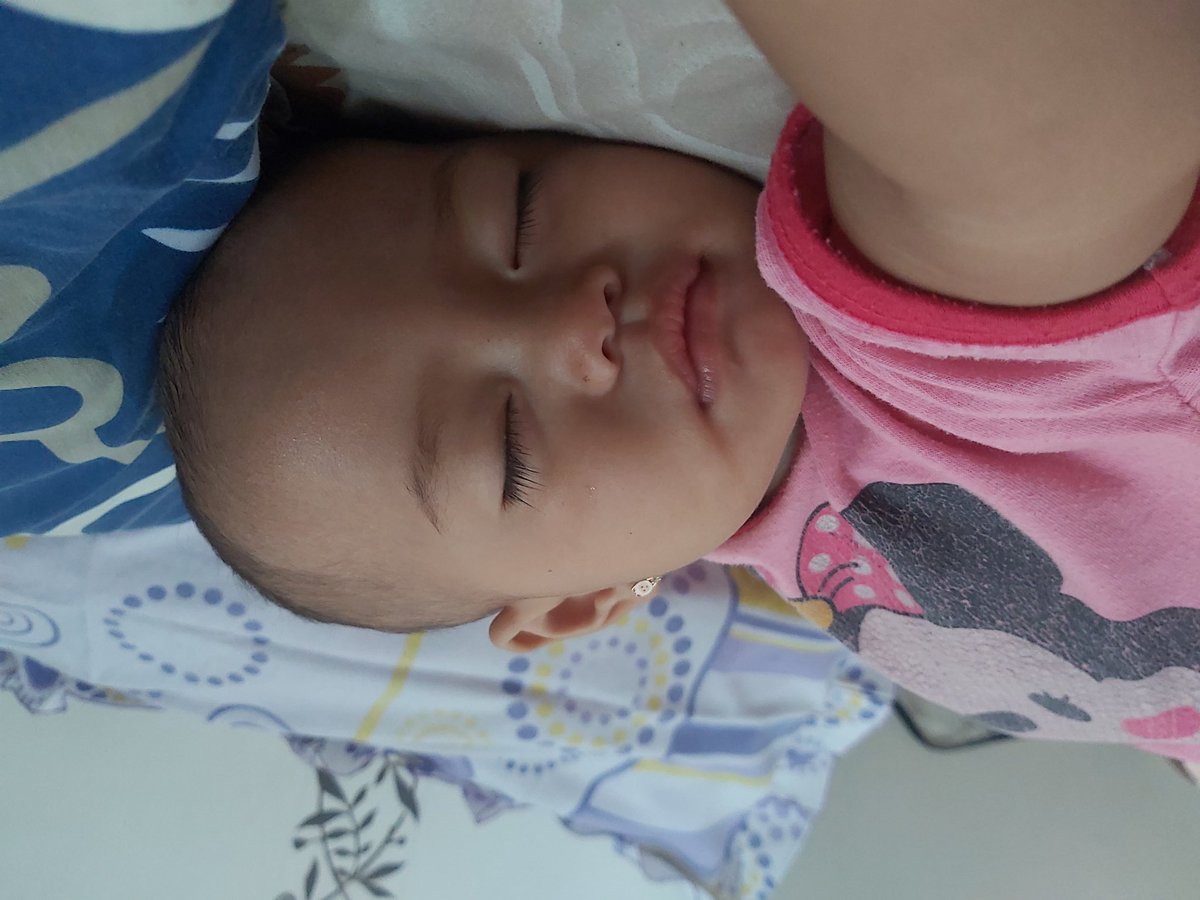 AnaWahdatun_'s tweet photo. Si ruwet https://t.co/8A4e69GKlY