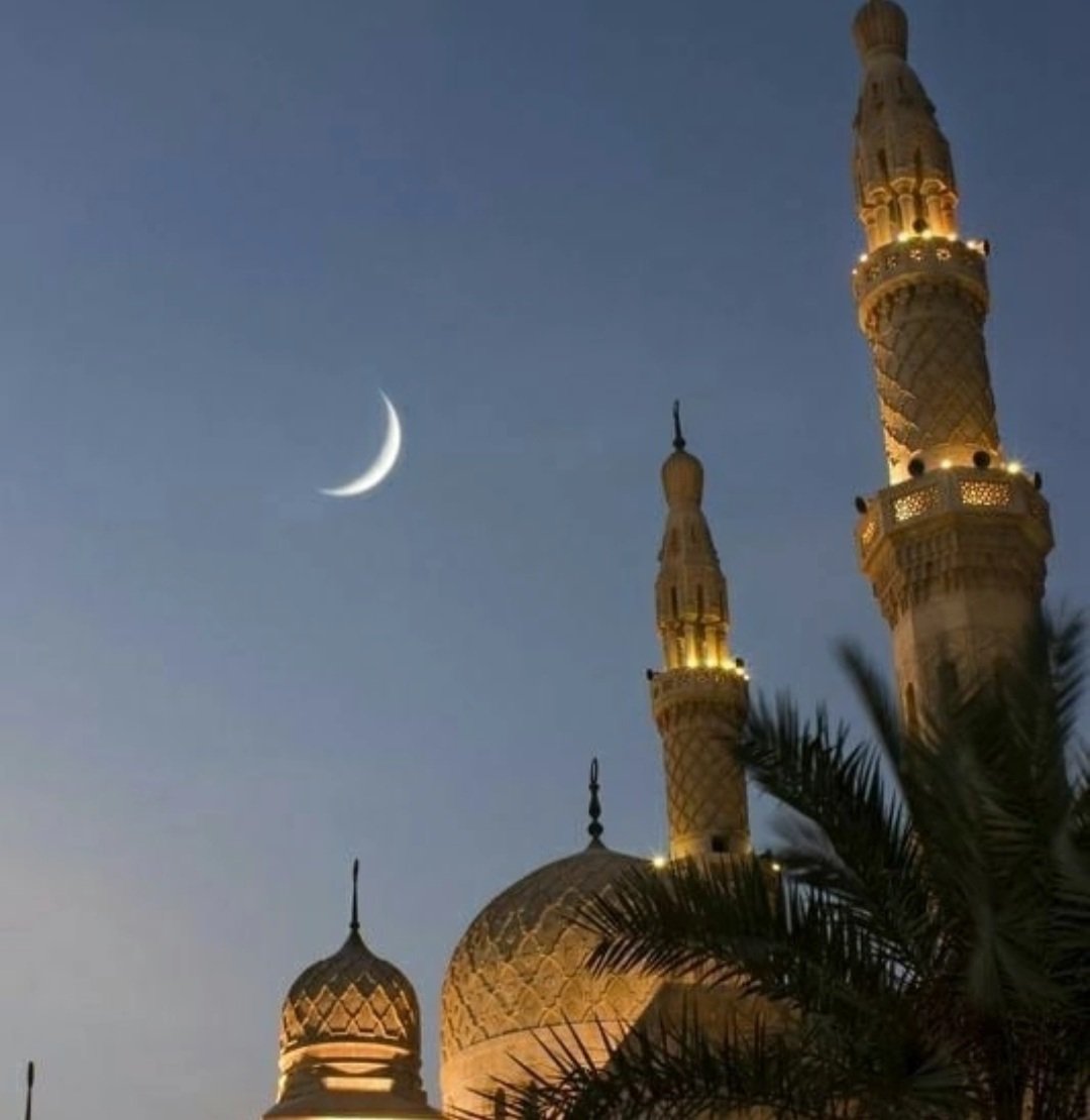 Katrin08031987's tweet photo. Muslims, let every Friday be sacred, clean and festive for you.  Sermons and prayers today have a special meaning.  Let's meet this day with an open heart! https://t.co/dD36eOgNxw