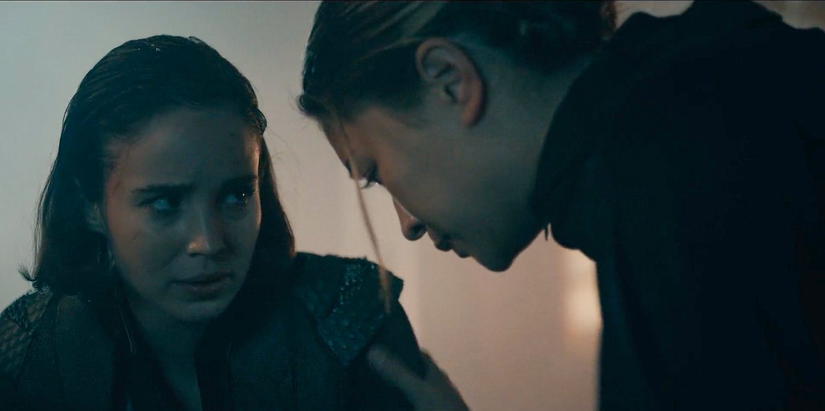 WLWshots's tweet image. they're protecting each other 🥹 #WarriorNunS2 #RenewWarriorNun