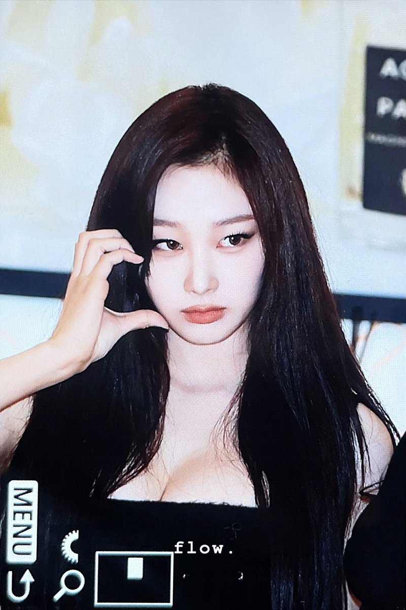 starfess's tweet photo. -hey even tho it's already winter but why is it so hot????

IT'S BECAUSE SHE IS GISELLE, NOT WINTER.... https://t.co/gsLLfmDhlj