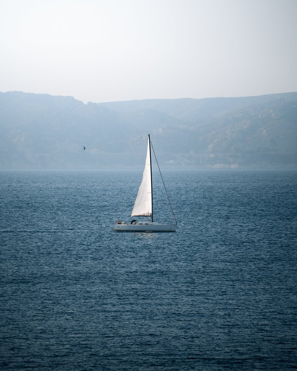 Sail away
.
.
.
.
#sonyalpha #sony #sonya7iii #sonya7iiimages #a7iii #sonyalphaimages #marseille #igersmarseille #marseillerebelle #choosemarseille #igersfrance #wearemarseille #marseillecity #cheznousamarseille #marseilleinlove #provence #travelbug #wanderlust #momentsofmine