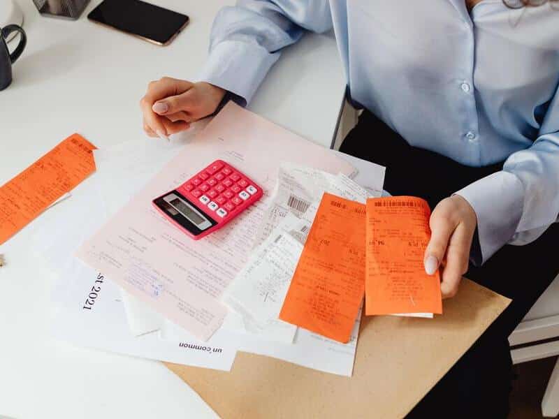 En règle générale, le contrat à durée déterminée (CDD) et le contrat de travail en intérim prévoient une indemnisation des salariés quand ils arrivent à leur terme ou en cas de rupture anticipée. On parle ici de la prime de précarité, versée par

compte-pro.com/?p=9786