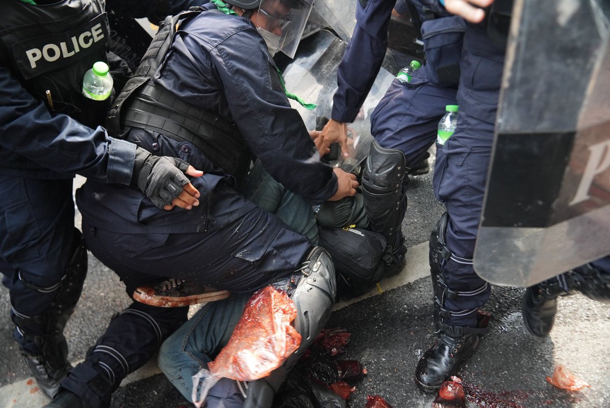 เลือดปลอมถุงแรก แตกแล้ว‼️