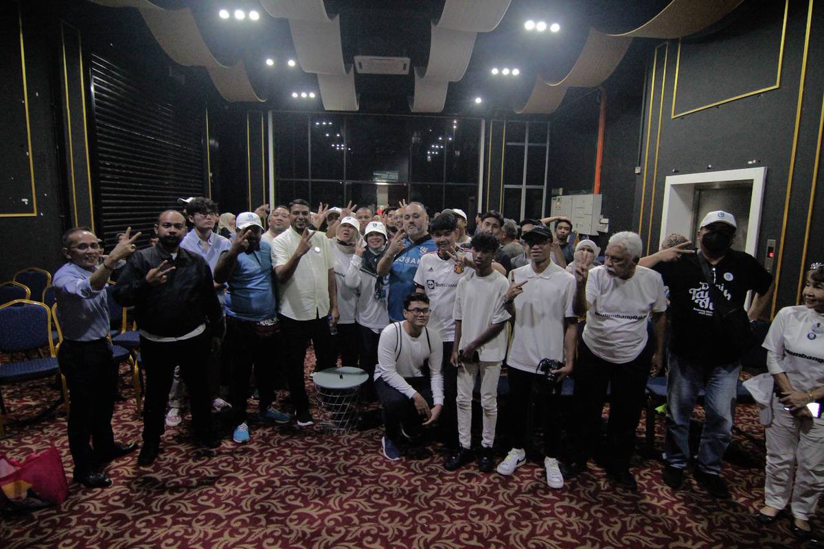 rafiquerashid_'s tweet photo. Seputar Sesi Townhall : Suara Anak Muda dan Hala Tuju.
Saya amat berterima kasih kepada semua yang menghadirkan diri semalam kerana itulah tujuan sesi ini diadakan.
#GelombangRakyat
#P108 #ShahAlam https://t.co/acIFBJrMC7