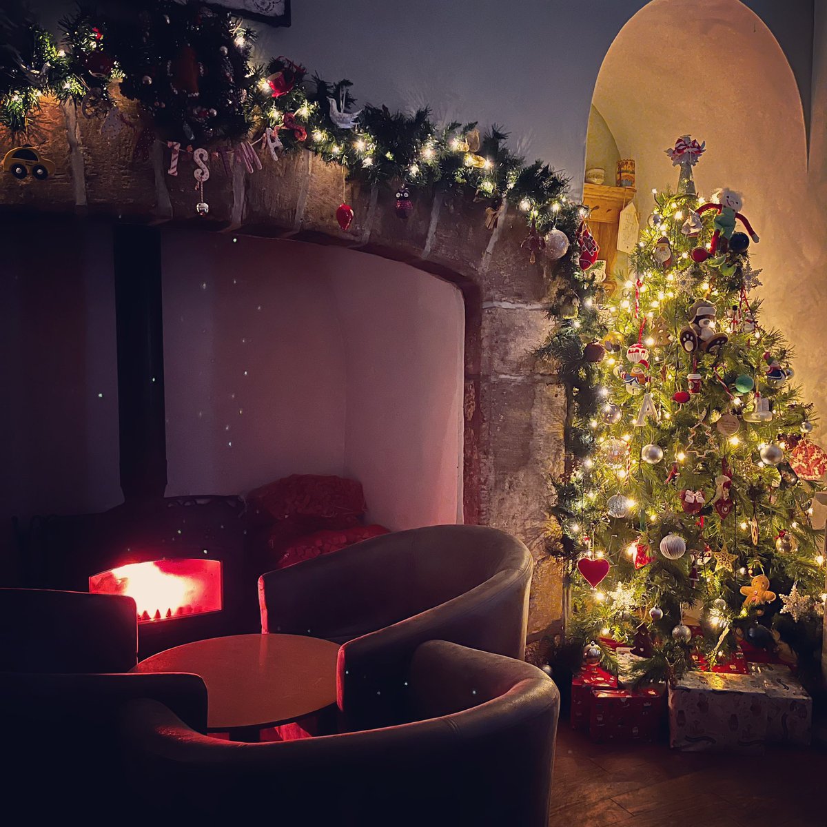 This could be a Christmas card?? #funkypigeon #moonpig #cardshop #othercardcompanies #timesarehard