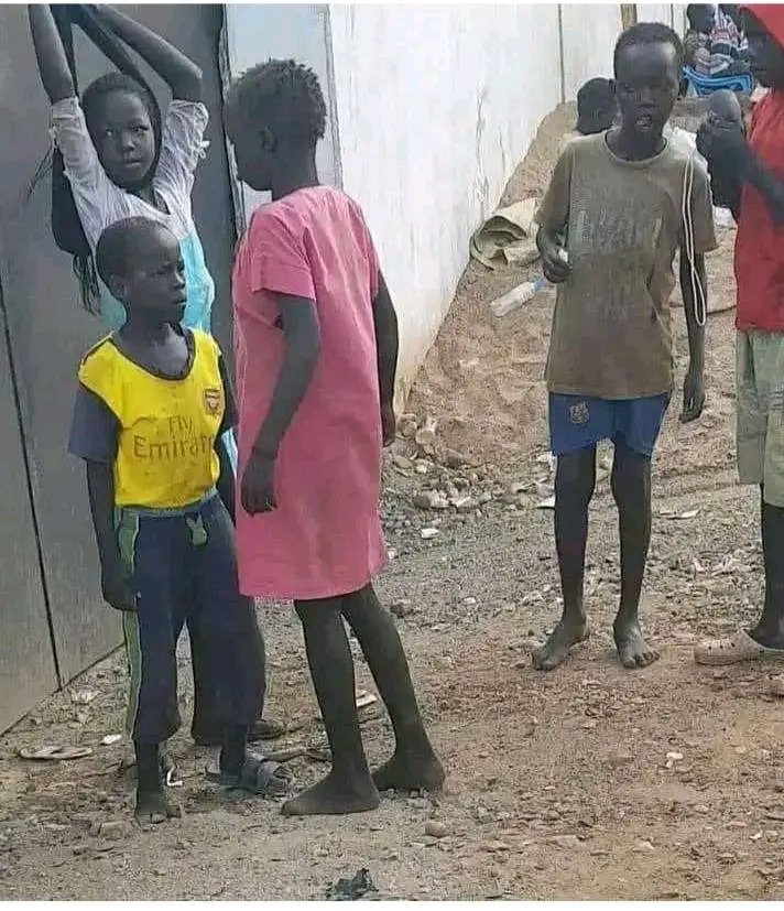 "mimi siwezi pigwa na msichana" 😂😂