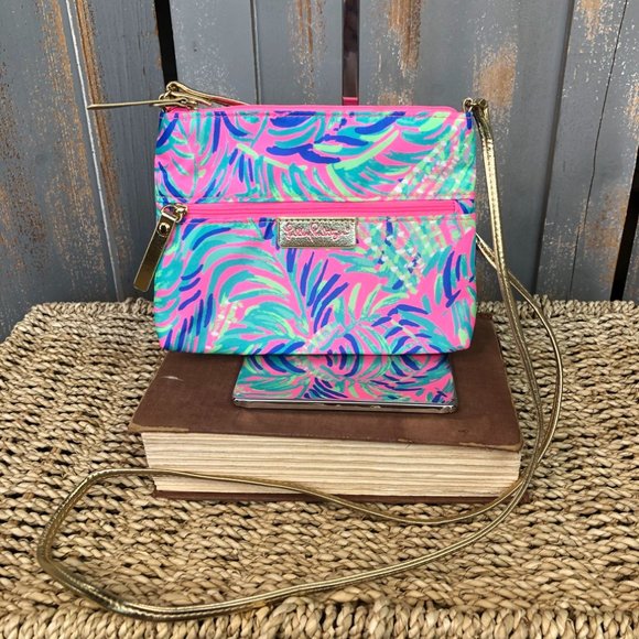 KransSarah's tweet photo. So good I had to share! Check out all the items I'm loving on @Poshmarkapp #poshmark #fashion #style #shopmycloset #unbranded #lillypulitzer: https://t.co/uBbOC9FpeP https://t.co/mKsKWe7fGu