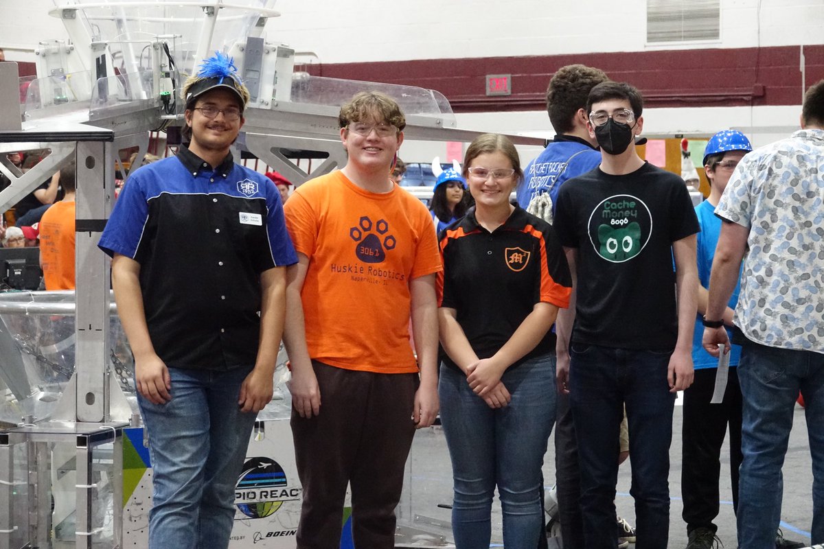 team3061's tweet image. ROBOTEERS RUMBLE OFFSEASON EVENT THROUGH PICTURES‼️🙌
- Event FINALISTS with @Frc1706 @Team5442 & @FRC8096 
- Excellent drive team practice and competition environment for our new members. 
- Last time playing a #RAPIDREACT game 😔
Thanks to all who put together the event! 🧡