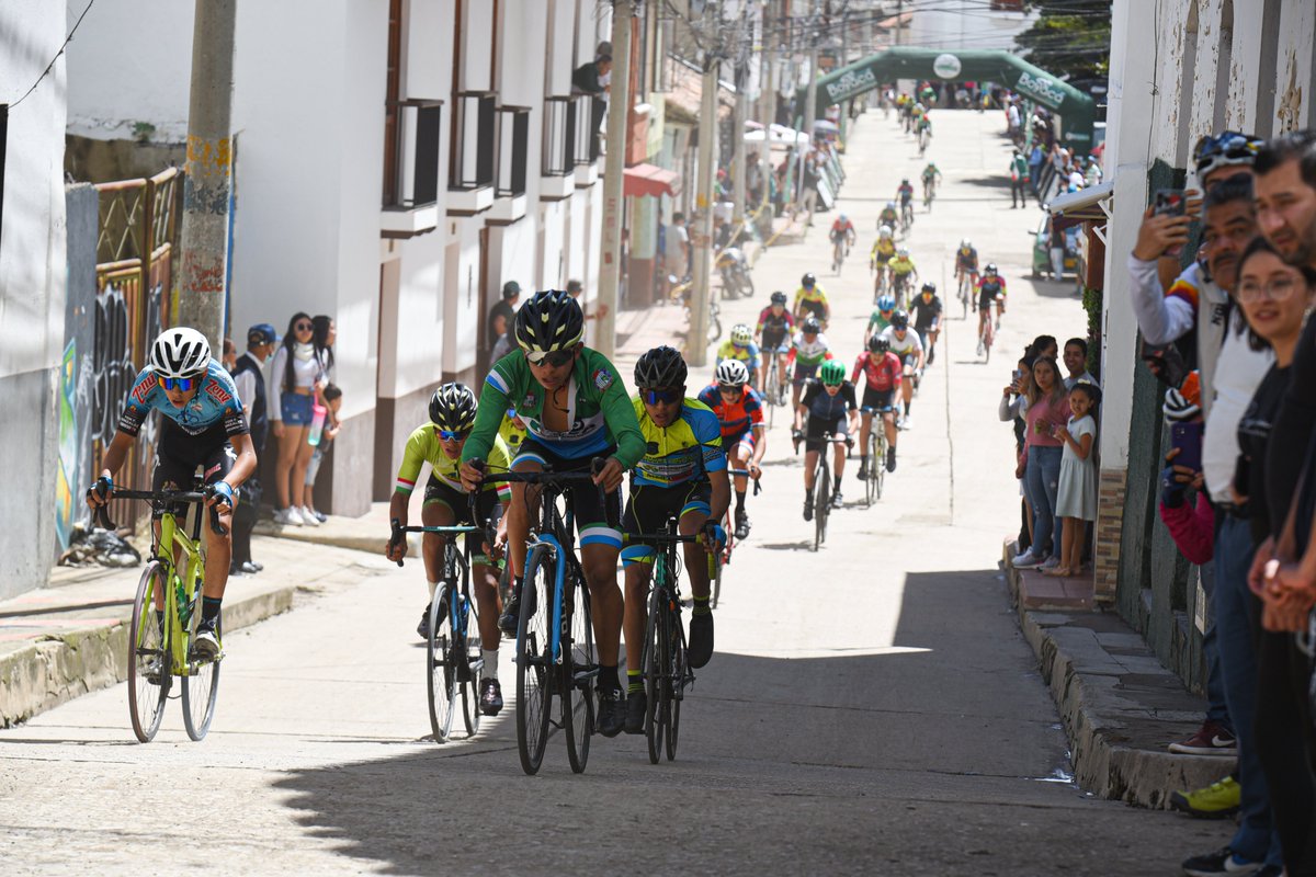BoyacaRazaCamp's tweet photo. #CopaBRC | Imágenes del desarrollo de la válida XIX de la Copa Boyacá Raza de Campeones, disputada en #Soatá, con la presencia de 500 deportistas en la modalidad de #Ruta. #SomosRazadeCampeones #SomosBRC
Fotos: 📸 @DiegoAMateusR https://t.co/qtTfZKCkrK