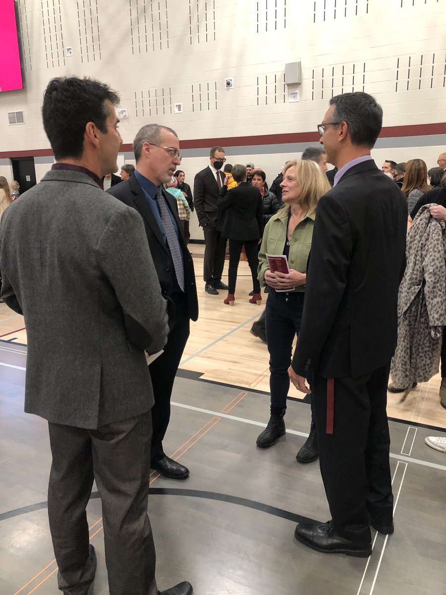 ealary47's tweet photo. Presque deux ans après avoir ouvert ses portes, l’@Ecole_JM a finalement été inaugurée devant notamment la députée d’Edmonton-Strathcona, l’honorable @RachelNotley. Un honneur pour moi à titre de président du @CSCNInfo d’avoir eu la chance de faire le discours officiel. #frab https://t.co/l2pbvwUZVo