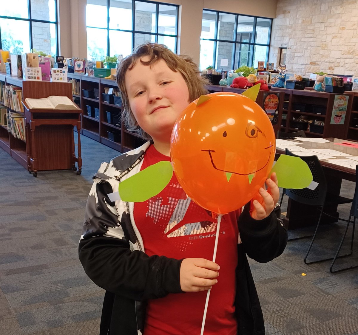 In JES book clubs this week, we read, Balloons Over Broadway! The story is about a puppeteer who created the famous flying balloons for the Macy's Thanksgiving Day Parade.Students made balloon animals! Happy Thanksgiving! <a href="/JeffersonTISD/">JeffersonTISD</a> <a href="/TISDLib/">Temple ISD Libraries</a> <a href="/OttTempleISD/">Bobby Ott</a> <a href="/DrBethGin/">Beth Giniewicz</a>