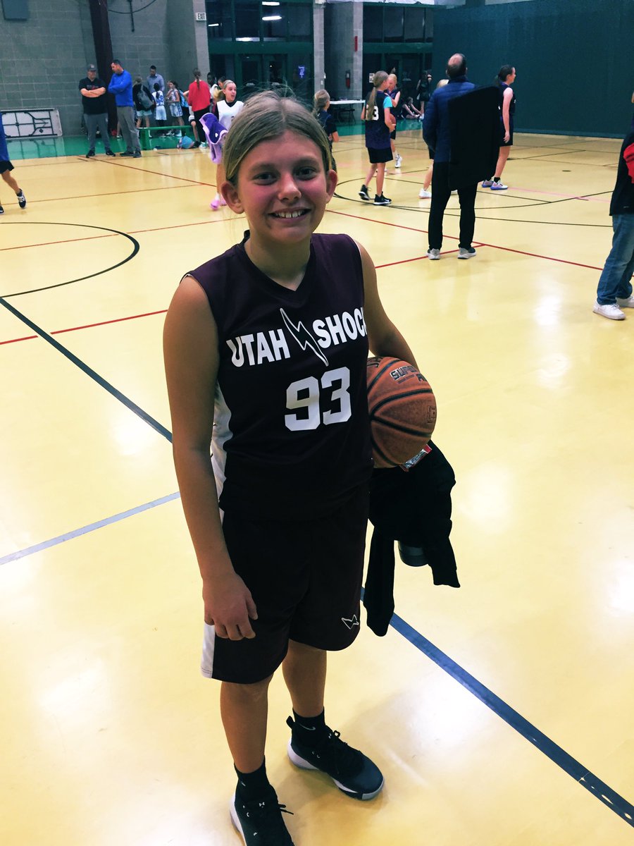 UtahBamaFan's tweet photo. A incredible 2nd half but we came up short 16-25. Granddaughter had a amazing game with 10 points including 4 in the final 30 seconds. Everyone gave 110+% 🏀🏀#JrJazz https://t.co/IDKkTgHLgn