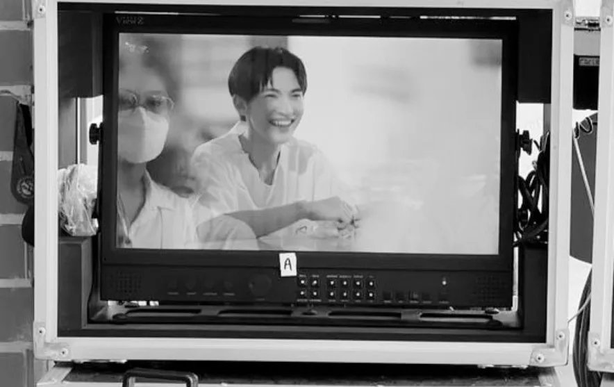 SerieBl's tweet photo. 🇹🇭 #FutureSeries
Does Ana misunderstand Fuse's behavior?🥺🥺
The other person I believe is Kamphan (he's the protagonist of #CallMyName with Yoo, same universe of En of love).Filming is almost over.
#ENofLove #LoveMechanicsTheSeries #BoomBigBoom #FuseAna #thaibl #blseries https://t.co/X8pZjpxbxv