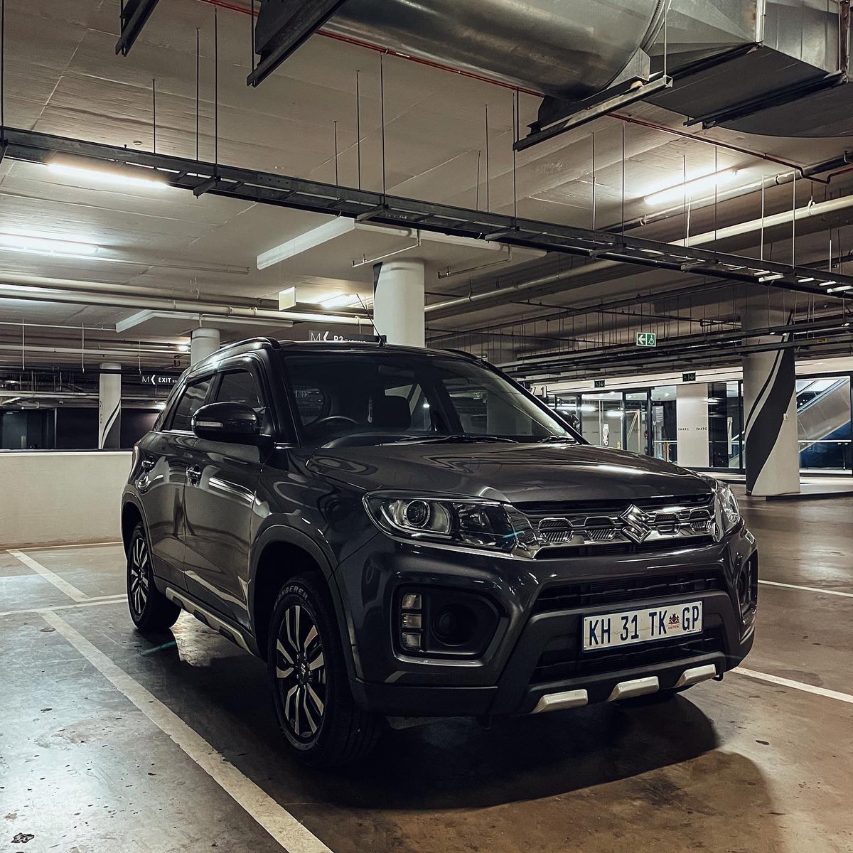 _SammySA's tweet photo. Iโm weirdly enjoying this drive(thought Iโd be indifferent as itโs a manual) but itโs been a good one in the @Suzuki_ZA Vitara Brezza
That outside of the frustration of struggling to make the needle move - clearly I need to drive to PLK and back to make a dent on the tank๐
https://t.co/MJj8p3OzDd