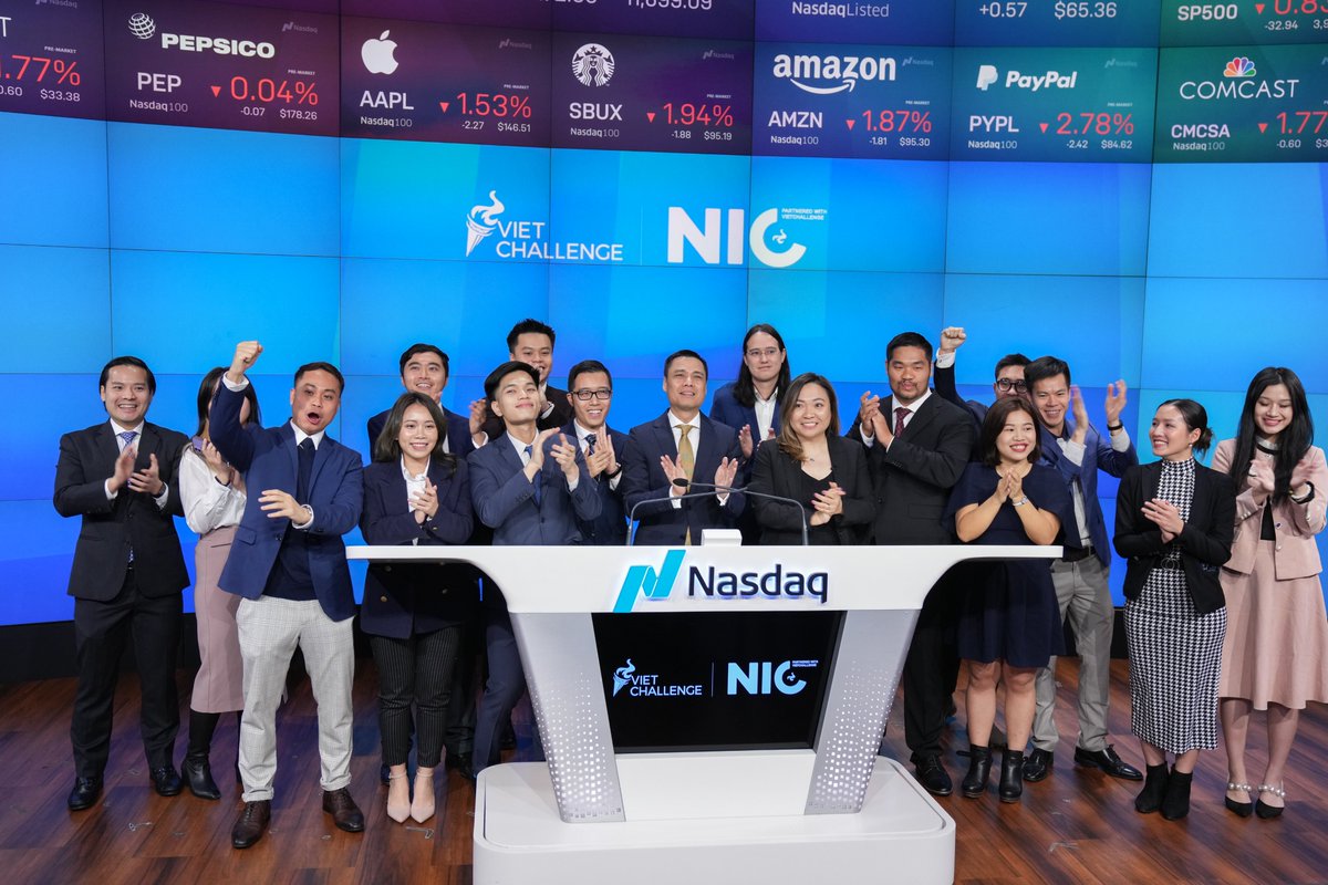 viet_challenge's tweet photo. 🔔 A look back at our opening bell ceremony at @NasdaqExchange this morning!

Thanks for having us 🎉

Photography courtesy of Nasdaq, Inc. https://t.co/wKO3kseHqg