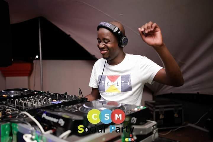 KalulaDeejay's tweet photo. The Only Truth is Music Vol 21 Mixed Kalula π¨π¨
Incl. Music Siz |Dustinho |TimaDeep|Fatso 98| House Victimz| 8nine Music| Beer-Bar Just
Many More
Main Link
https://t.co/wnmRfmcKbI
Download |||Enjoy|||Share
Bookings;
Call: 0713623826
#TwitterforDeepHouse #djlife https://t.co/nohRdJiEmR