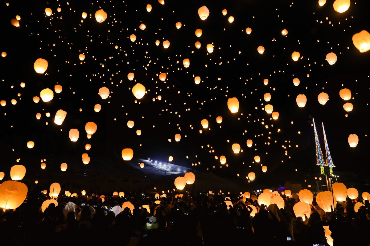 ★まるで映画のワンシーン！ランタン打ち上げ体験
夫婦やご家族、恋人同士やお友達同士が、
無病息災など願い事を書き添え打ち上げる特別なイベント！
#つなん　#ランタン　#ランタン打ち上げ体験　#新潟