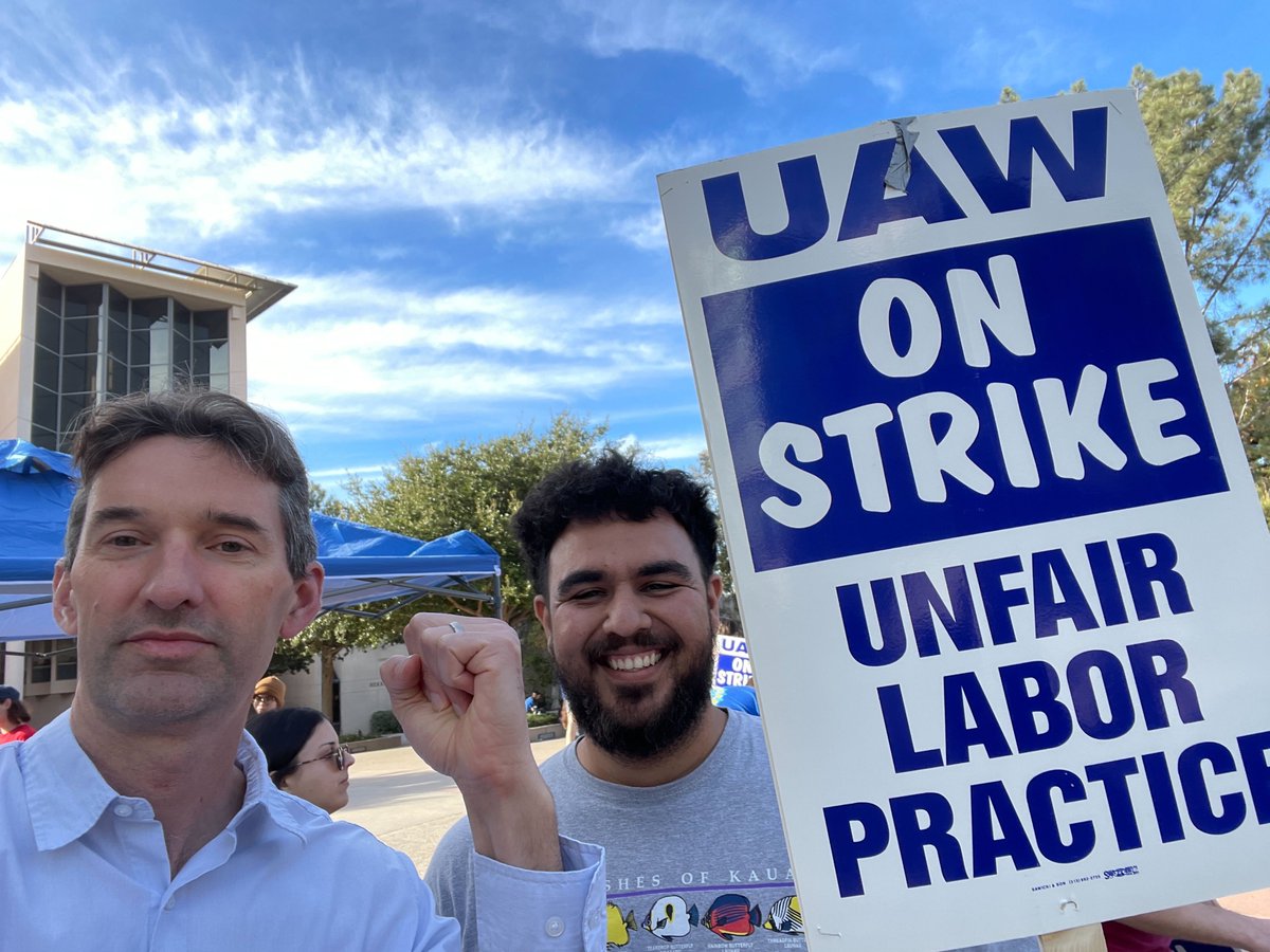 Faculty, there is so much more we can do to support #UAWonStrike. Today I picketed alongside my students and postdocs. They were glad I was there, but sad not to see more of us. We have tremendous power and privilege @UofCalifornia. Let’s use it for good! 1/3