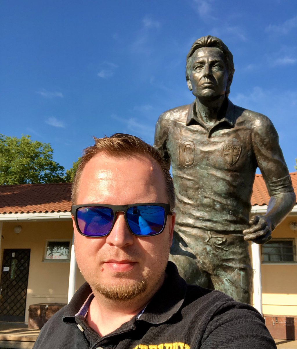 #sokeidenviikko haaste vastaanotettu <a href="/RainioViena/">Viena Rainio</a>. Kuvailen alt-tekstissä itseni. Haastan mukaan kaikki, ketkä eivät vielä ole osallistuneet <a href="/NKLry/">Näkövammaisten liitto</a> #MinunKuvani -kampanjaan!