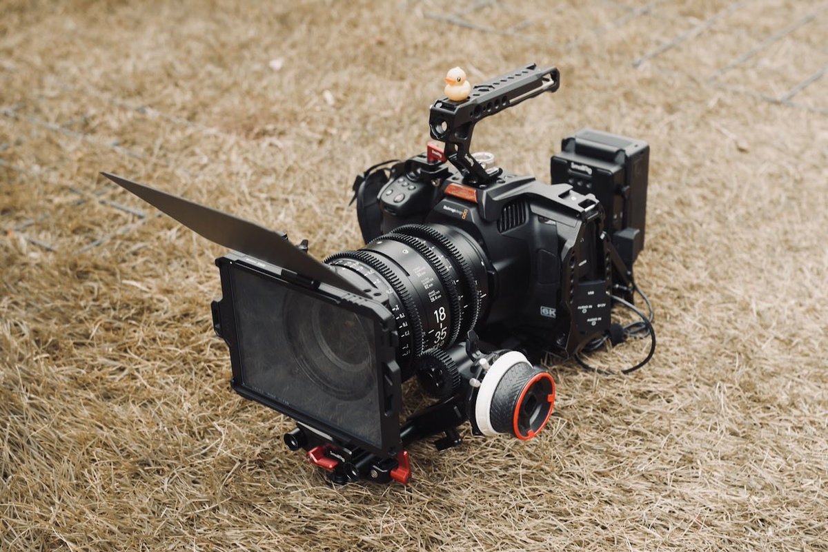 限界値下げ　BMPCC4K  おまけ付き　vマウントバッテリー BMPCC 4K用Vマウントバッテリープレート Moman MVBP | Moman