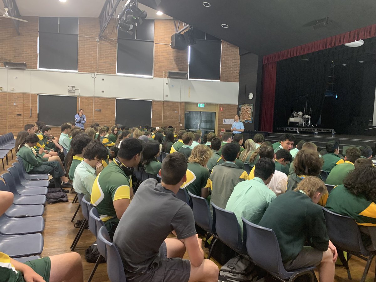 RosLamaro's tweet photo. A big thankyou to @nswpolice #youthcommand for a great Anti-Violence presentation @picnicpoinths https://t.co/xyEAXux3xm