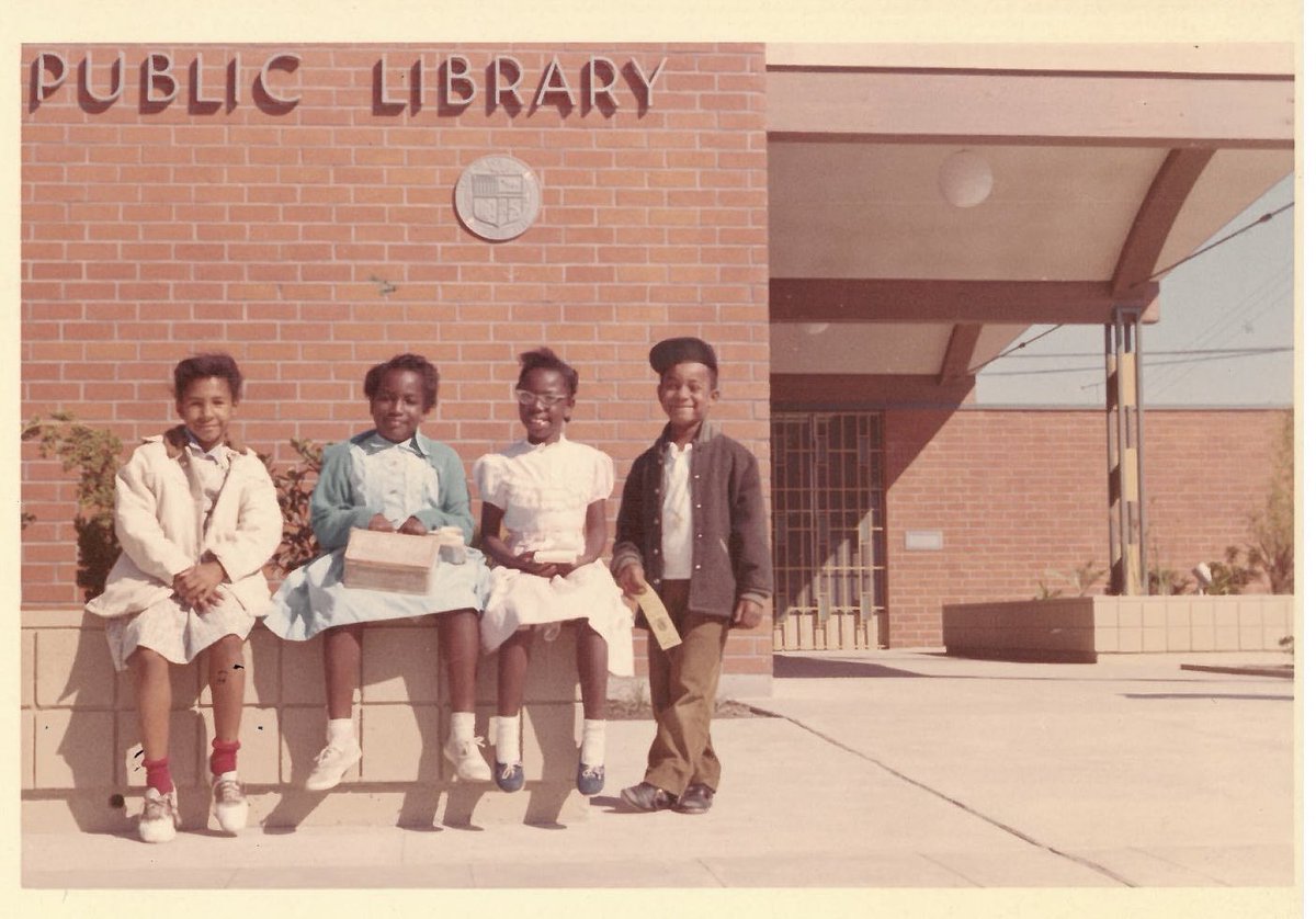 BaldwinHills's tweet image. Did you know our current #BaldwinHillsLibrary building opened twenty years ago in 2002?!

Before that there was a Baldwin Hills Library building with the same address that opened in 1961!

Even before that we had a library off La Brea Ave. &amp;amp; Adams Blvd. named La Cienega Library!