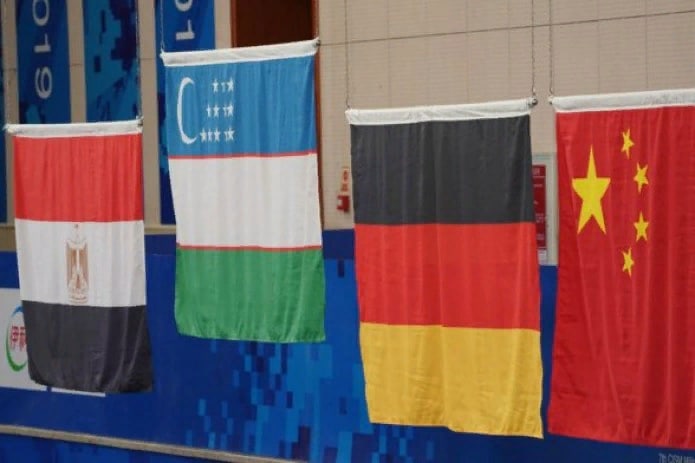 Bayrog‘imizning jahon arenalarida yuqori ko‘tarilishi barqaror tendensiyaga - milliy qadriyatimizga aylanishi kerak.

As a symbol of the prestige and recognition of our country at the international level, raising our flag high in the world arenas should become a stable trend!